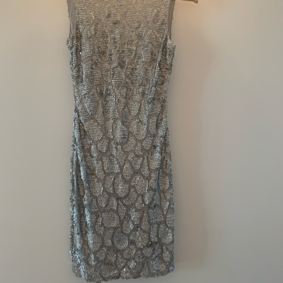 Gorgeous Sequin cocktail Badgley Mischka - Picture 2 of 5